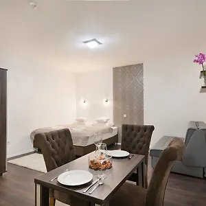 Paulay Downtown Apartmanhotel